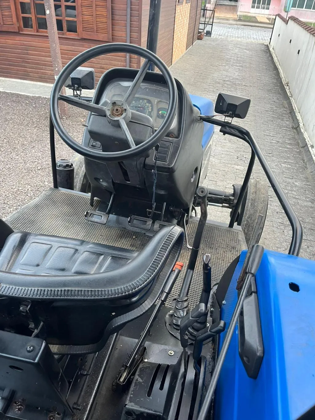 Trator New Holland TL 75 2004 