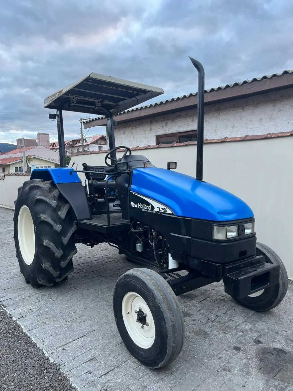 Trator New Holland TL 75 2004 