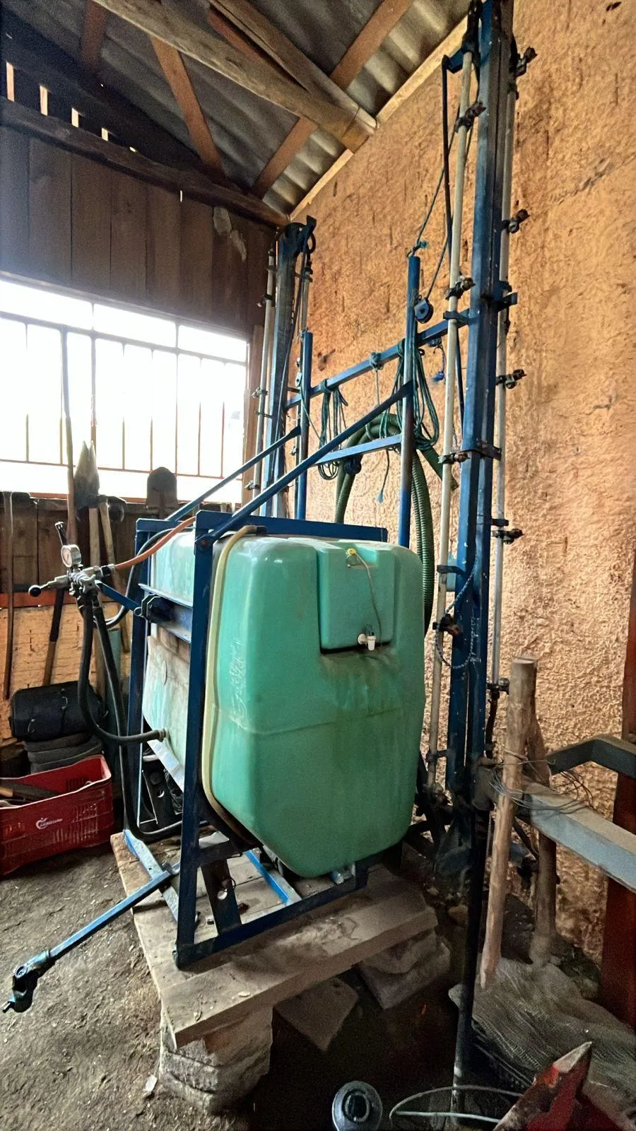 Pulverizador Montana 600 Litros barra alta Manual