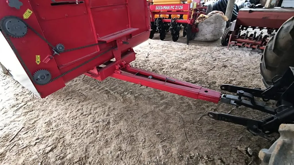 Vagão Forrageiro Nogueira VFN 8000 com misturador