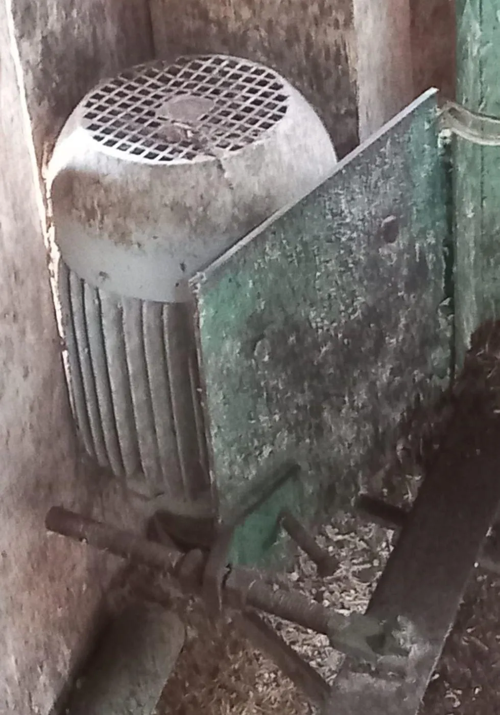 Misturador de ração  Incomagri Nogueira MN 500 kg com motor elétrico trifásico 
