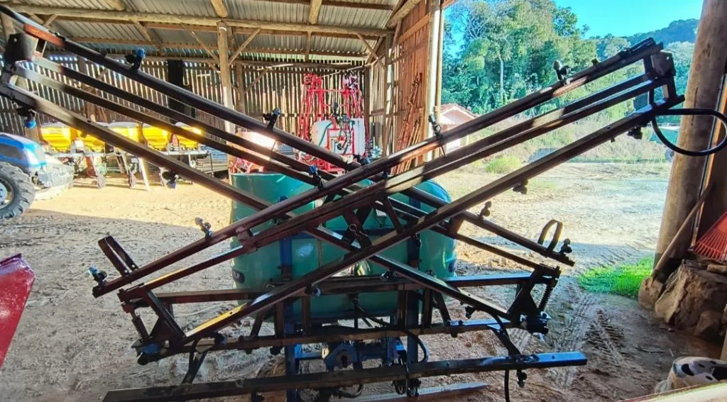 Pulverizador 400 litros Montana