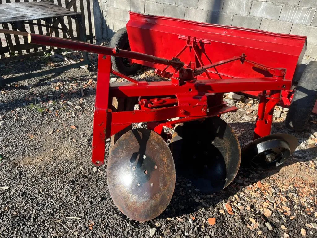 Arado 2 discos reversível Lavrale