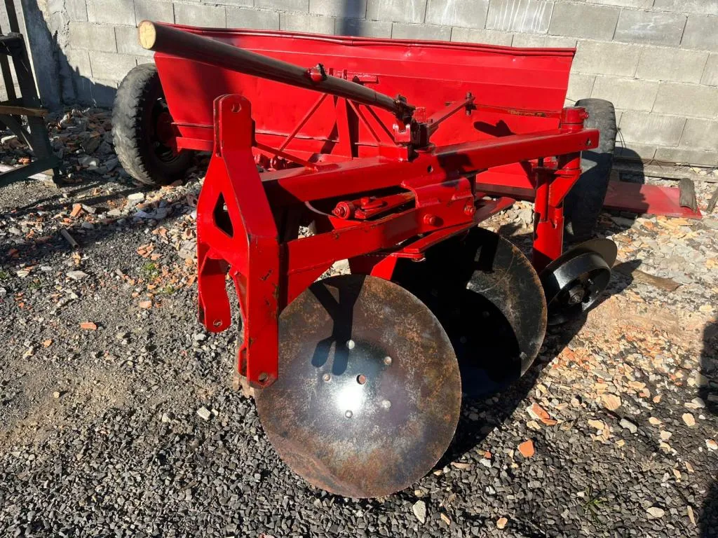 Arado 2 discos reversível Lavrale