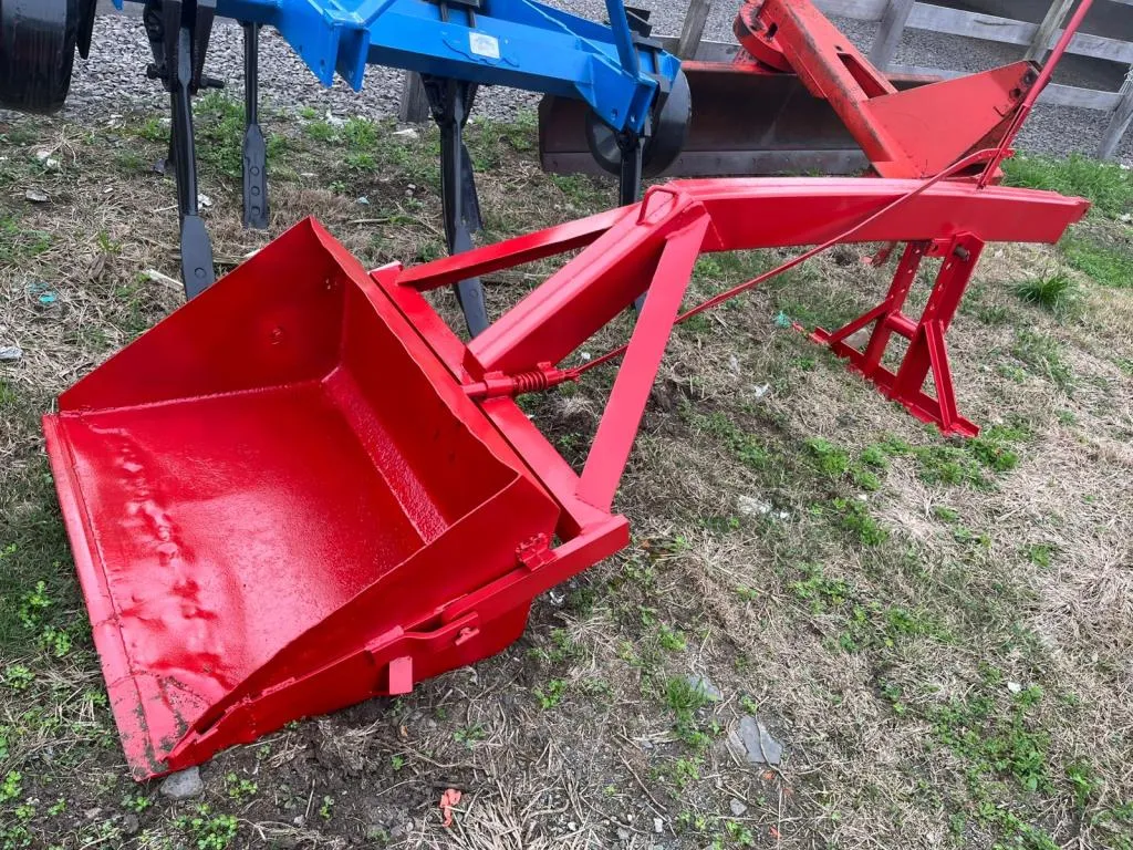 Concha traseira basculante Folchini  Pá agrícola  1 metro de largura 