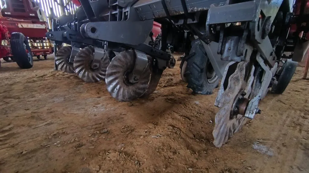 PLANTADEIRA 4 LINHAS MF 106