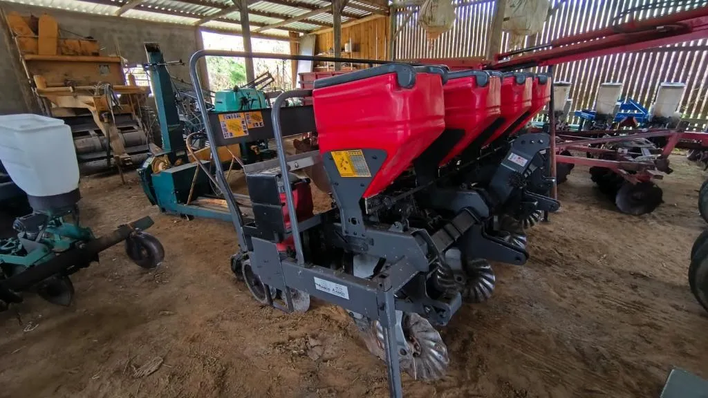 PLANTADEIRA 4 LINHAS MF 106