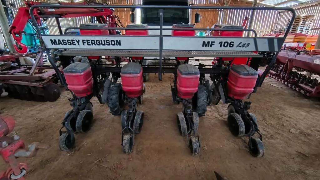 PLANTADEIRA 4 LINHAS MF 106