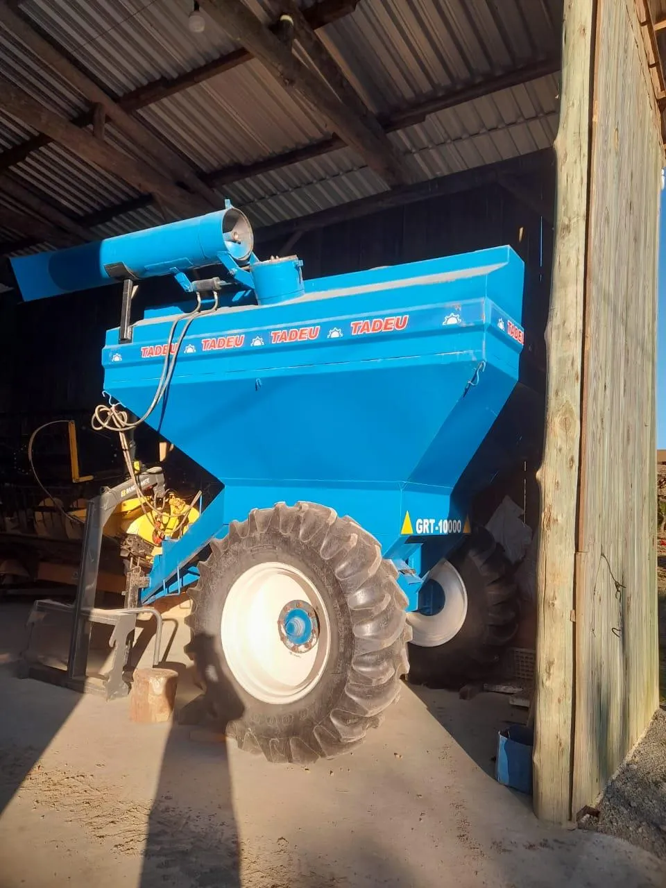 Colheitadeira New Holland Modelo TC 5070 Ano 2018 com Plataforma 20 pés Plataforma milho 9 linhas Chupim Caretinha de transporte