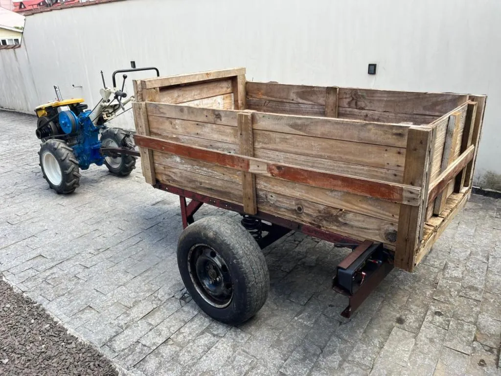 Microtrator Tobata 13 cv com carreta  Motor novo com nota fiscal búfalo 13 cv 