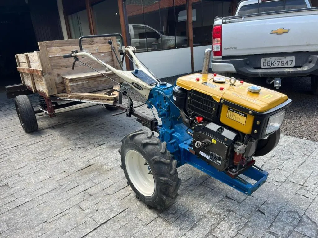 Microtrator Tobata 13 cv com carreta  Motor novo com nota fiscal búfalo 13 cv 