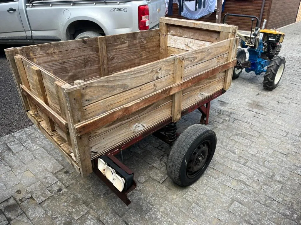 Microtrator Tobata 13 cv com carreta  Motor novo com nota fiscal búfalo 13 cv 