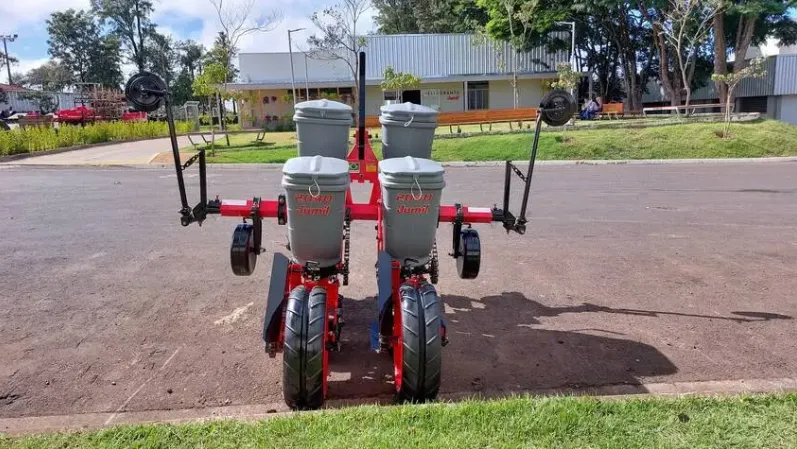 Plantadeira de Grãos Graúdos Jumil JM 2040