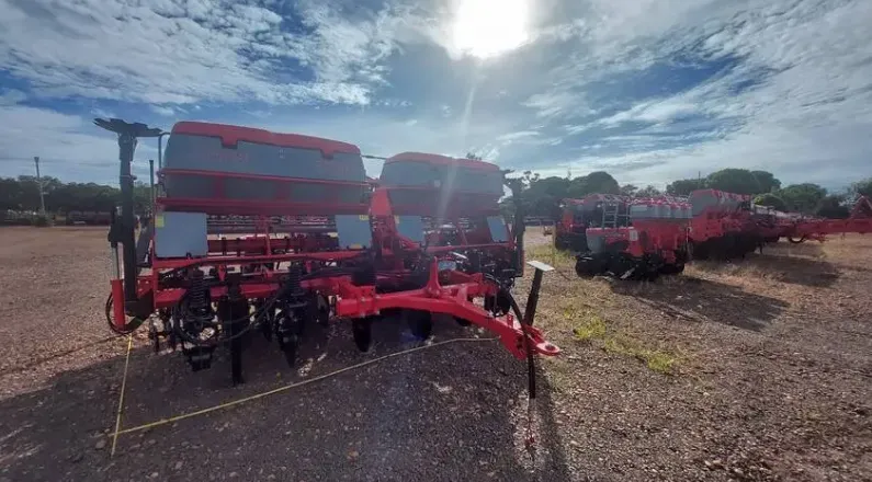 Plantadeira de Grãos Graúdos Jumil JM 3070 Exacta