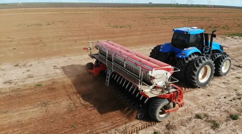 Semeadeira para Grãos Finos Jumil JM Garra
