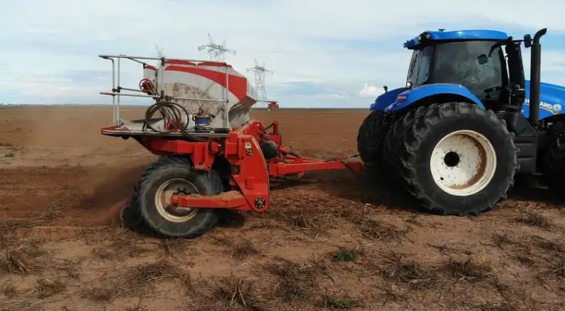 Semeadeira para Grãos Finos Jumil JM Garra