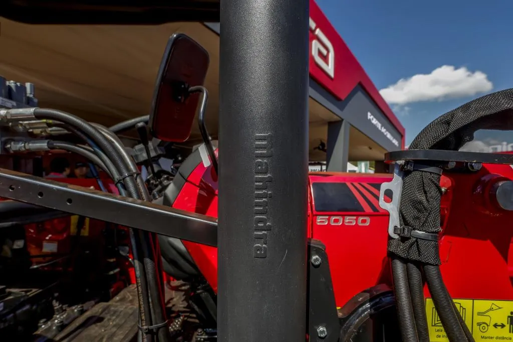 Trator Mahindra 5050