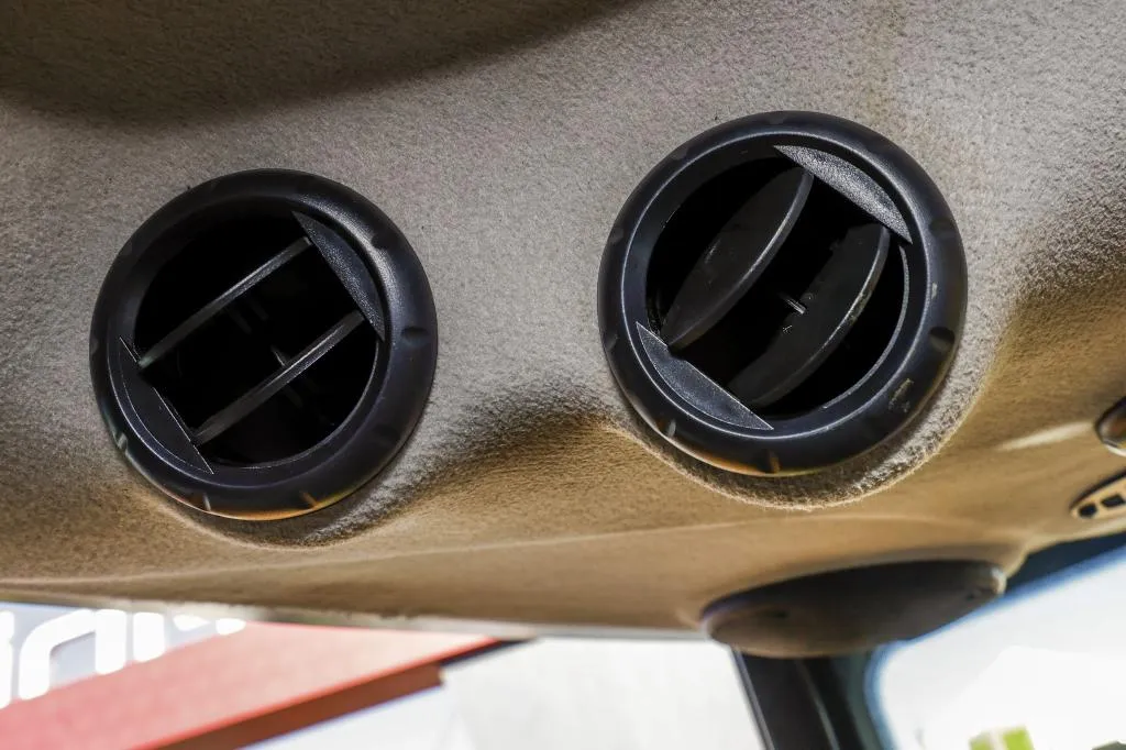 Trator Mahindra 6075