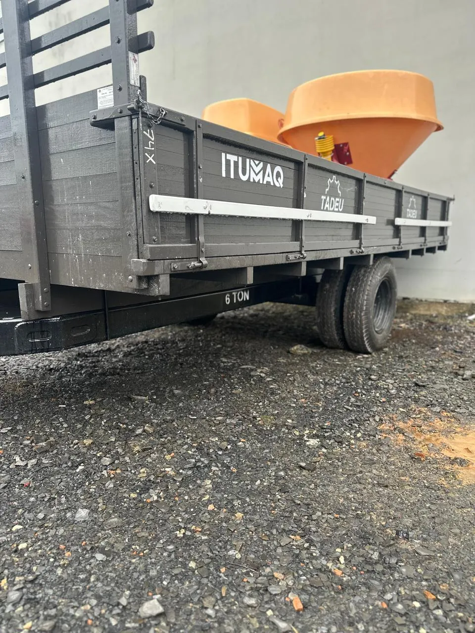 Carreta Agrícola Tadeu 2,27x4,40  - 6 Toneladas rodado Duplo