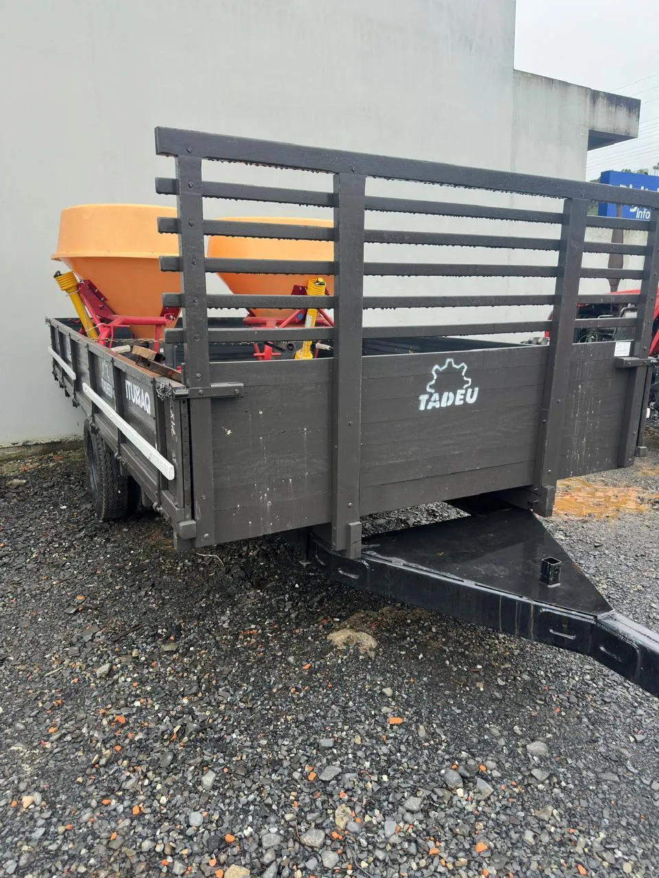 Carreta Agrícola Tadeu 2,27x4,40  - 6 Toneladas rodado Duplo