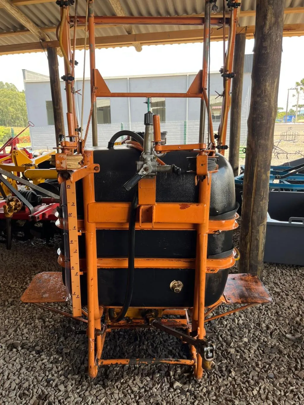 Pulverizador Jacto 600 litros 10 metros de barra
