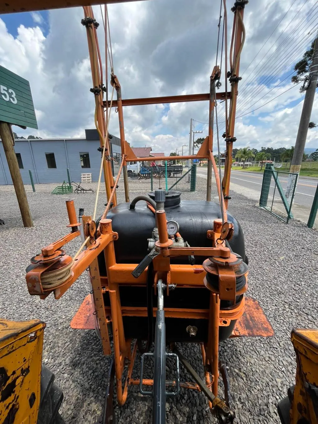 Pulverizador Jacto 600 litros 10 metros de barra