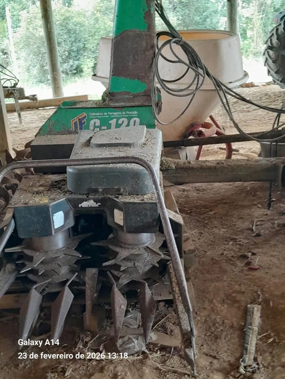 Ensiladeira área total  Jf c 120  Com kit DATEC 