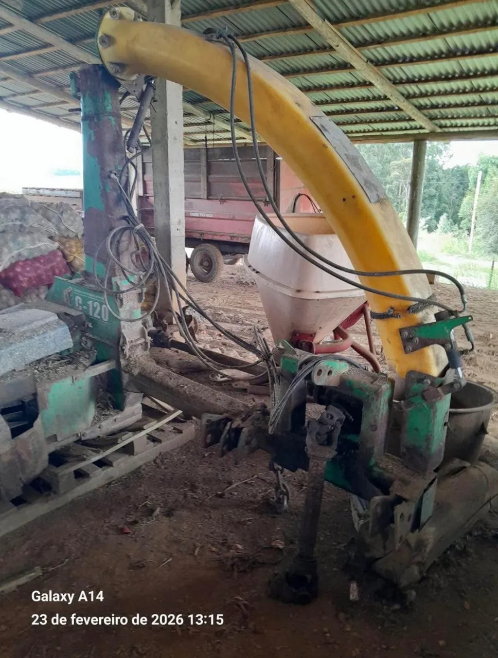 Ensiladeira área total  Jf c 120  Com kit DATEC 