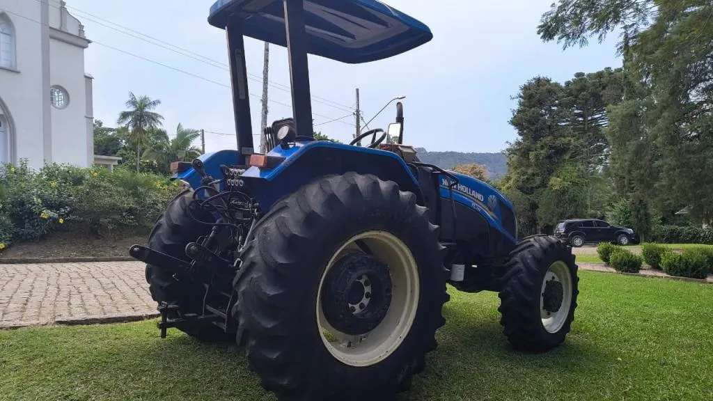 Trator New Holland TL 75 ano 2013