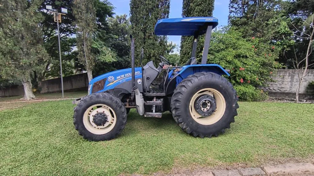 Trator New Holland TL 75 ano 2013