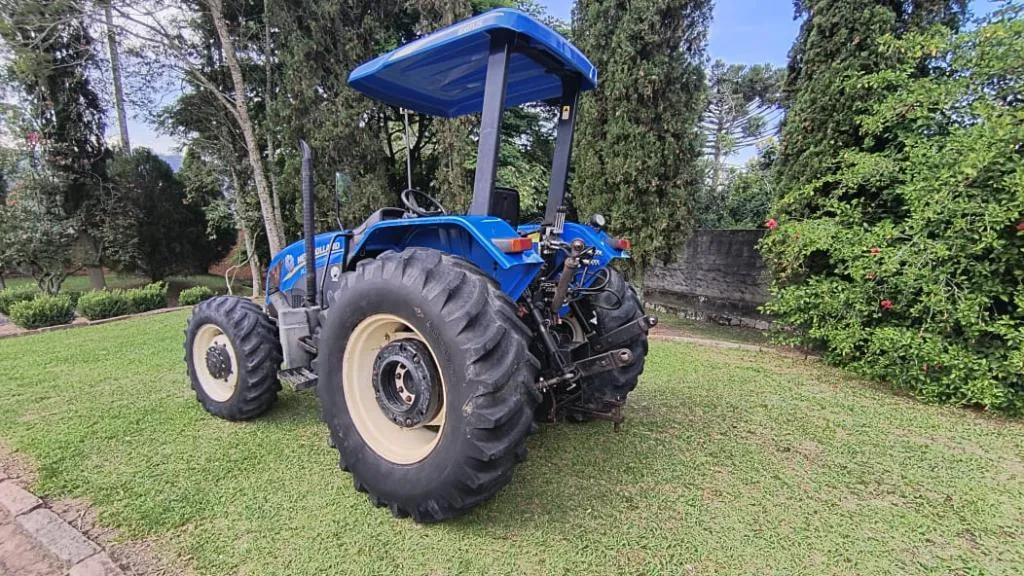 Trator New Holland TL 75 ano 2013