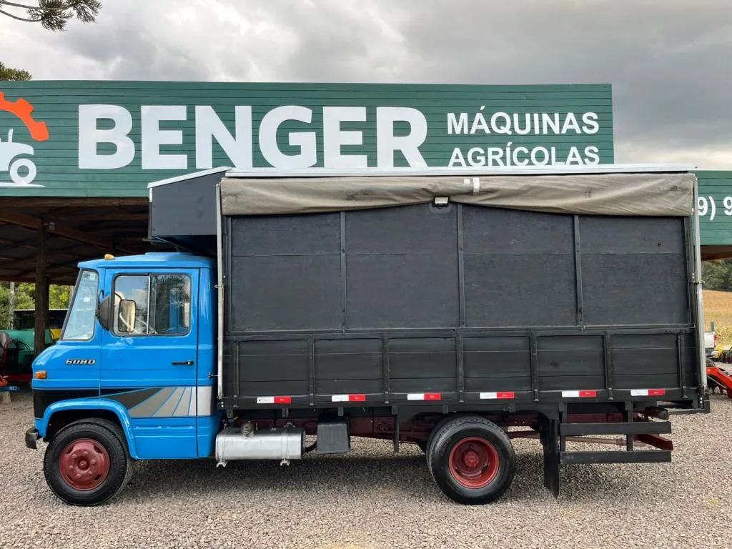 Caminhão Mercedes Benz 608 D com boiadeira completa Ano 1978 